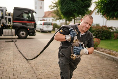 IWO-Pressebild_Betankung-scaled.jpg