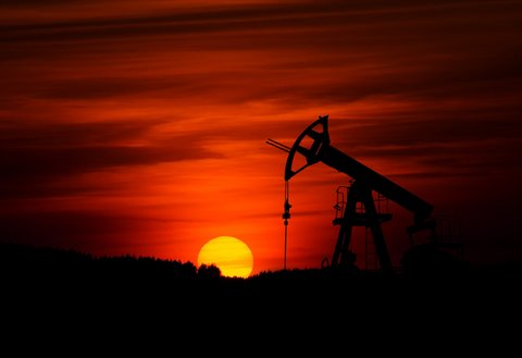 oil-rig-us-sundown-scaled.jpg