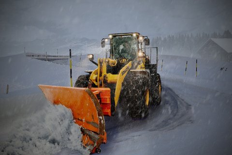 Schnee-Raeumfahrzeug.jpg